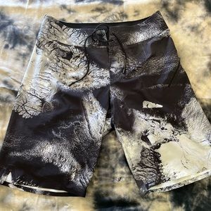 Mens Lululemon swim shorts size 32